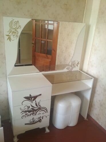 işlənmiş krafatlar: Yataq desti yaxsi vəziyyətdedir mebel sökülü vəziyyətedir ustaya pul — 3