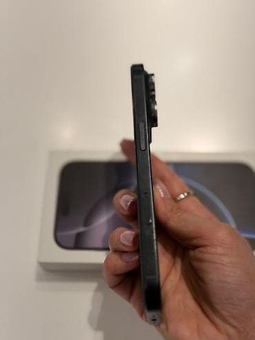 iphone 16 pri: IPhone 16 Pro, 128 GB, Black Titanium, Barmaq izi, Simsiz şarj, Face ID — 3