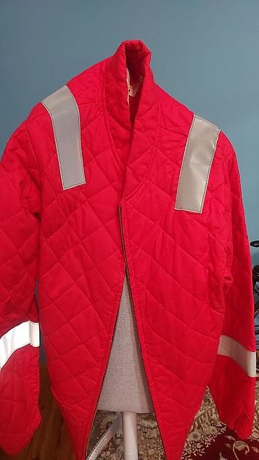 Qırmızı rəngdə təhlükəsizlik jileti/ust geyimi - Model: qalın, romb