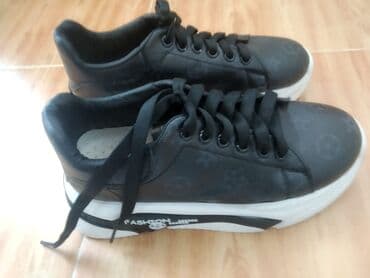 женские кеды сникерсы: Размер: 39, цвет - Черный, Б/у — 3