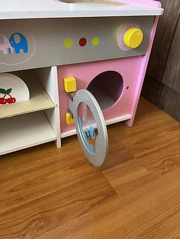 toy story: Taxta Uşaq Oyun Mətbəxi – rozə/ağ dizayn Xüsusiyyətlər: - Komplekt — 3