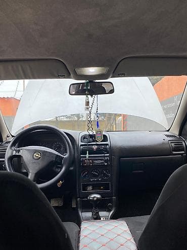 06 masin: Opel Astra: 1.6 l | 2000 il 380000 km Hetçbek — 1