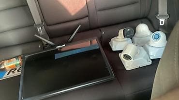 1 eded boyuk monitor Skytech firmasi 1 eded mouse 500 GB yaddas 4 port