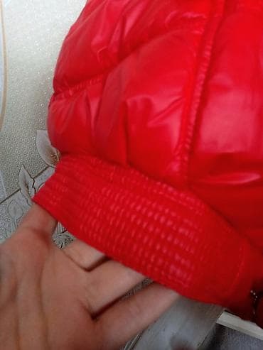 Corab və alt paltarı: Qırmızı rəngdə parlaq balonka jilet heç geyinilmeyib təzədir əlaqə — 5