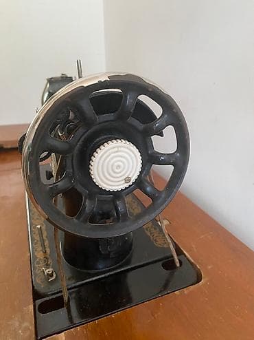 Digər kolleksiyalar: Tikiş maşını əla vəziyyətdədir.Mexaniki tikiş maşını Ayaqla ve — 5