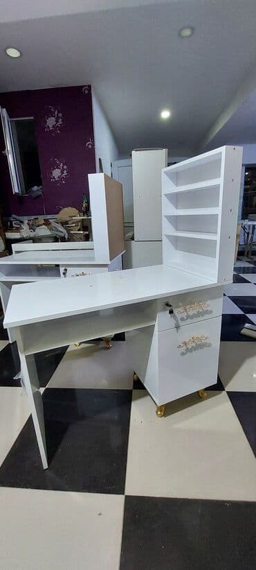 bor maşını: Yeni, Manikür üçün masa, Güzgüsüz — 6