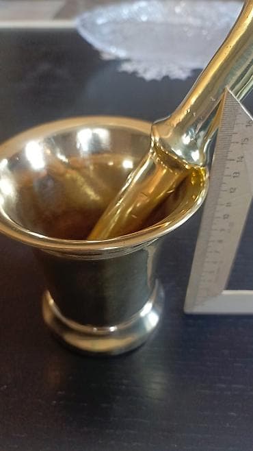 metbex ewyalari: Qədimi,bürüncdən hazırlanmış həvəng və dəstə. Xüsusiyyətlər: - — 10