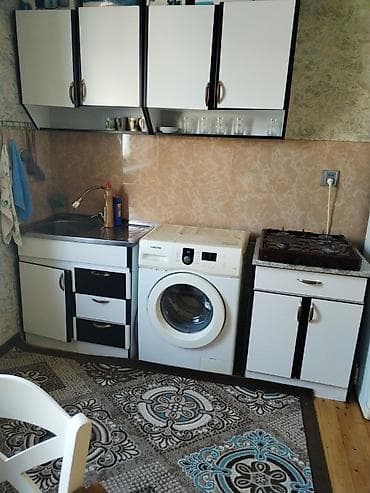 4 ədəd alt üst şkaf.Və 1 ədəd qaz peçi Paltaryuyan satılmır!