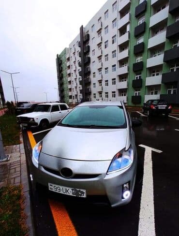prius qiyməti: Toyota Prius: 1.8 l | 2011 il Hetçbek — 1