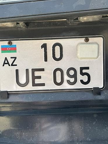 Nömrə nişanı: AZ 10 UE 095 - Seriya: UE - Region kodu: 10 - Format