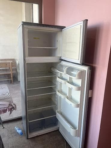 soyuducu satilir: Beko iki qapılı soyuducu - Üstdə dondurucu, altda əsas soyuducu bölmə — 1