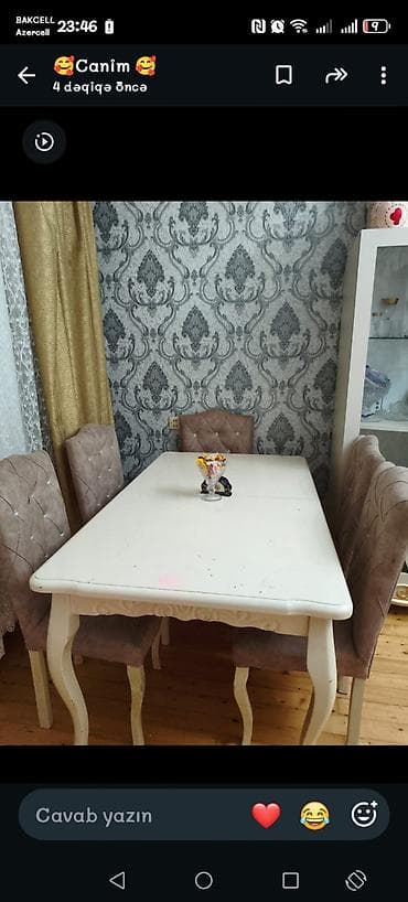 - Tərkibi: 1 masa + 5 stul -Masa acilir 8 neferlik olur ev satilib