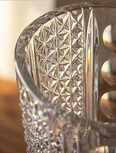 ev qapilari: Bir vaza — 4