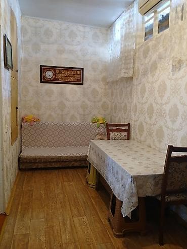 qusarda ev satisi: Kirayə üçün 1 otaqlı mənzil (studiyaya yaxın plan). - Otaq: geniş — 2