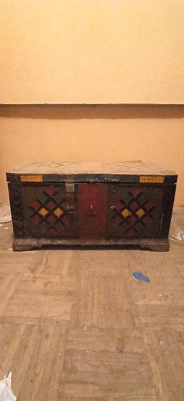 Taxta dekorativ sandıq/çemodan sandığı - Material: tam ağac gövdə