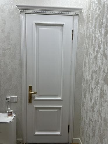 Ağ-mat rəng. 210x80 4.5 sm qalınlıq. Şəkildə ruçkalar xaric nə — 4
