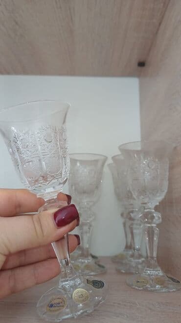 qab qaçaq: 6 eded TOM xurustal. Rumka .işlənmeyib Dest 70 azn Unvan Bineqedi — 2