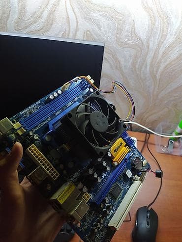 kohnə soyuducular: ASRock ana plata + CPU soyuducu Xüsusiyyətlər: - Model: ASRock (şin — 1