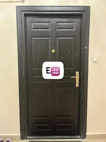 qapi satilir: ELMİRA ♒️ Seyf qapı satılır Qiymet 130 azn Ölcü 97 x 205 Hazır — 1