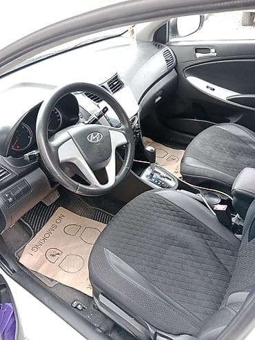 hyundai accent 1995 model: Hyundai Accent: 1.4 l | 2013 il Sedan — 5