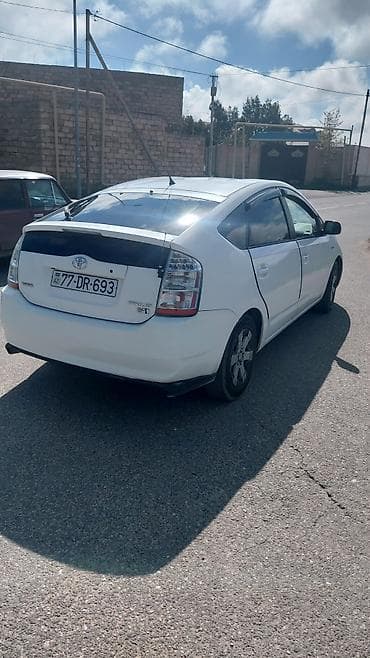prius kreditlə: Toyota Prius: 1.5 l | — 2