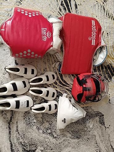 qazel mator: Taekvondo qoruyucu dəstləri Brendlər: Daedo, Adidas Dəst tərkibi: - — 1