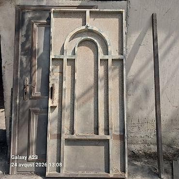 qapi tutacaqi: Qapı çərçivəsi və qapı iceri saga - Material: qalın metal/prokat — 1