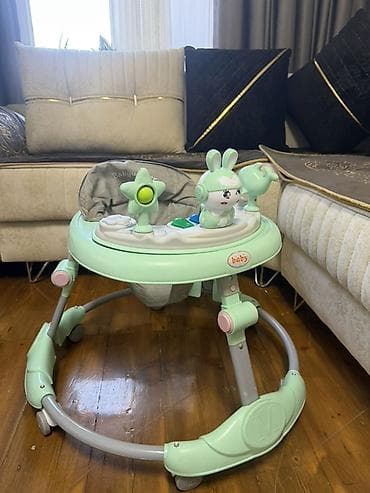 Uşaq gəzdiricisi (baby walker) – yaşıl rəngdə, dairəvi baza və — 2