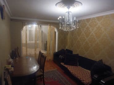 Kasalar: 1 otaqlı mənzil – geniş zal və ayrıca yataq zonası - Plan: Geniş — 1