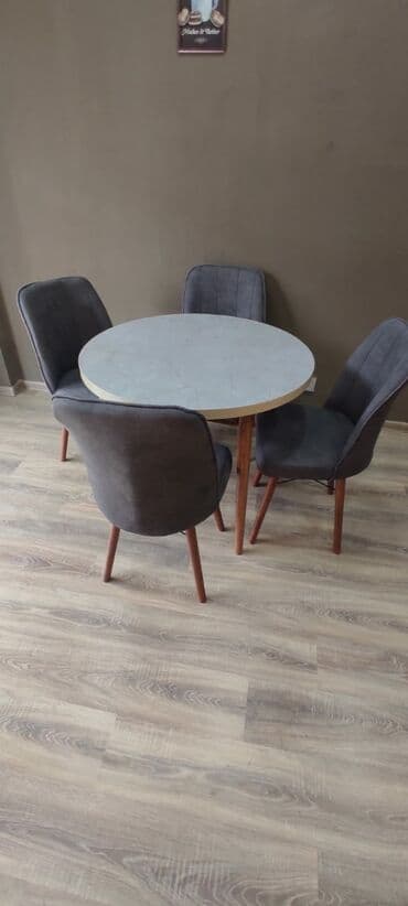 quxna stulu: Mətbəx üçün, Yeni, Açılmayan, Yumru masa, 4 stul — 1