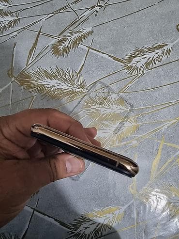 macbook pro m4 pro: IPhone 11 Pro Max, 64 GB, Qızılı — 8
