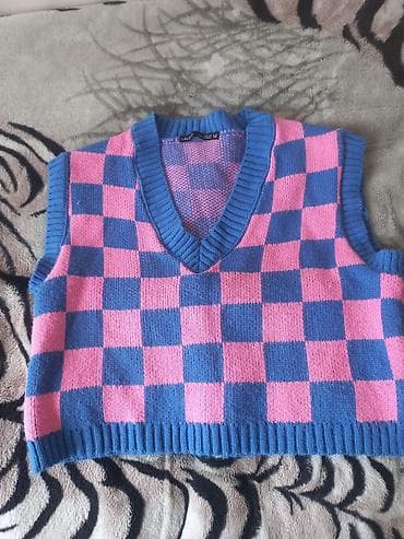 ev desti: Qadın və ya qızlar üçün jilet,kofta,kapşonkalı üst geyimi.Heç bir — 2