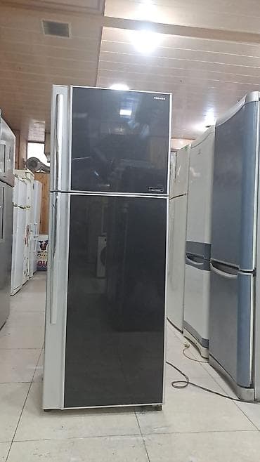 Plitələr və bişirmə panelləri: 2 qapılı Toshiba Soyuducu Satılır, rəng - Qara, Təkərli — 1