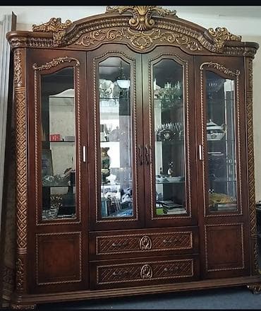 Klassik üslubda dekorativ şüşəli bufet-vitrin - Material: təbii ağac