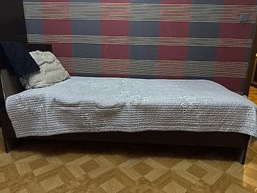 panel aboylar: Embawuddan alınmış tək nəfərlik çarpayı. - Ölçü: təxmini 90x200 sm — 1