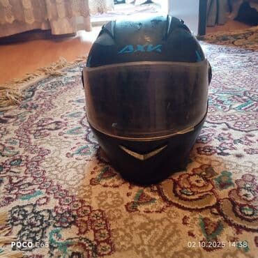 7 yerlik avtomobillər: - Rəng: mat qara üzərində mavi qrafika - Korpus: aerodinamik, tam üzlü — 5