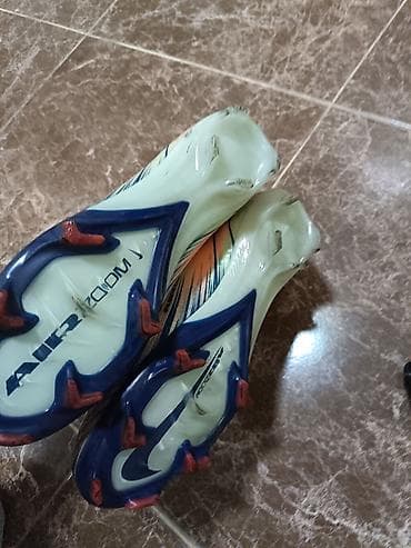 Butslar Nike, Ölçü: 39, İşlənmiş