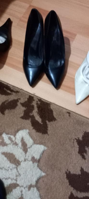 krosovka ayaqqabı: Tuflilər, Ölçü: 37, rəng - Qara, İşlənmiş — 10