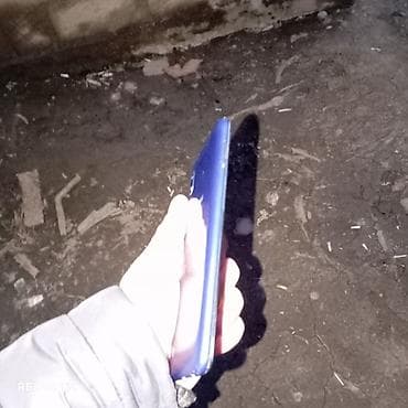 ноутбук в баку: Endirim olunacaq - Ekran: təxminən 6–6.5 düym, damla formalı ön — 4