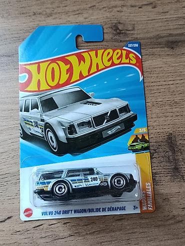 Hot Wheels – Volvo 240 Drift Wagon (Wagons Familiales seriyası, 3/5) — 1