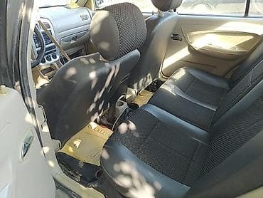 cruze qapi: Chery Amulet (A15): 1.5 l | 2008 il Sedan — 3