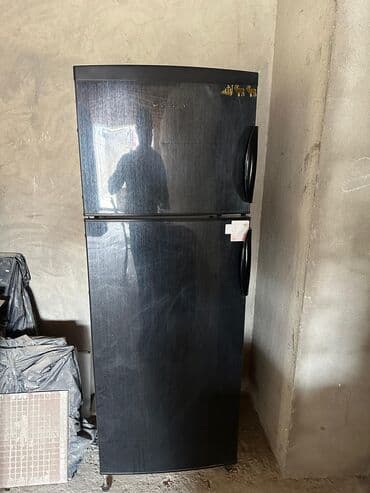 arcelik soyuducu qiymeti: İşlənmiş 2 qapılı Arcelik Soyuducu Satılır, rəng - Qara — 1