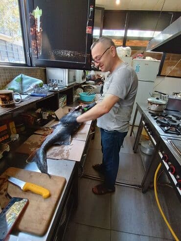 Salam, mən aşpaz Yunus, 46 yaşım var, 22 ildir aşpaz — 5