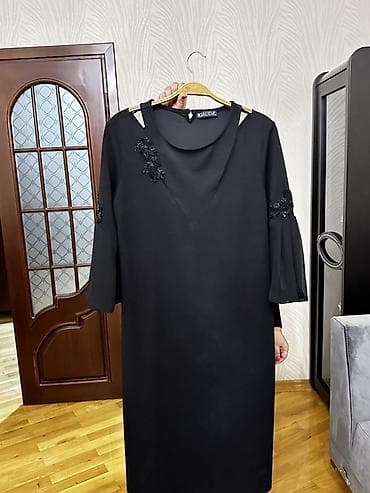 Az geyilib, tam səliqəli vəziyyətdə. 
Ölçü 48