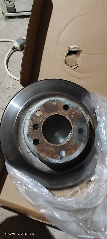 bmw disk: Bmw e90 aylec disqlari az islanmis 2 birlikde satilir tak 55 AZN — 2