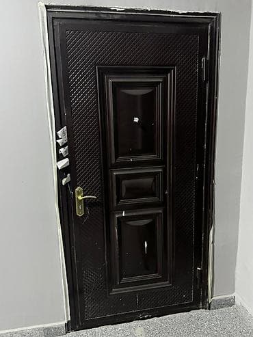 Seyf qapı Qiymət: 110 AZN Ünvan/istinad: İnqlab 7576 leli - Rəng