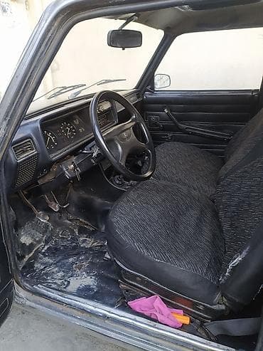 kotan 3 korpus: VAZ (LADA) 2107: 1.5 l | 1984 il 16200 km Sedan — 6