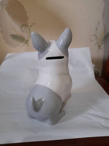 qizil onluq qiymeti 2022: Pul daxili, təzədir.
Копилка, новая — 3