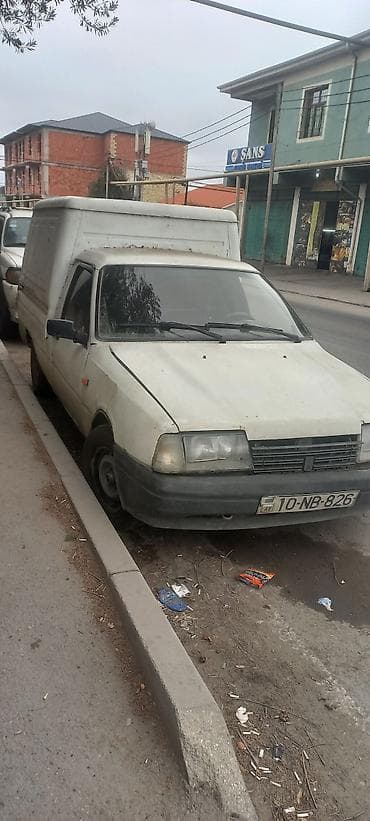 renault az: Yükdaşıma üçün kiçik furgon tipli avtomobil - Korpus: 2-yerlik — 2