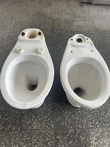 Unitazlar: Məhsul: Podnosnik tipli unitaz kasaları (2 ədəd) Xüsusiyyətlər: - — 1